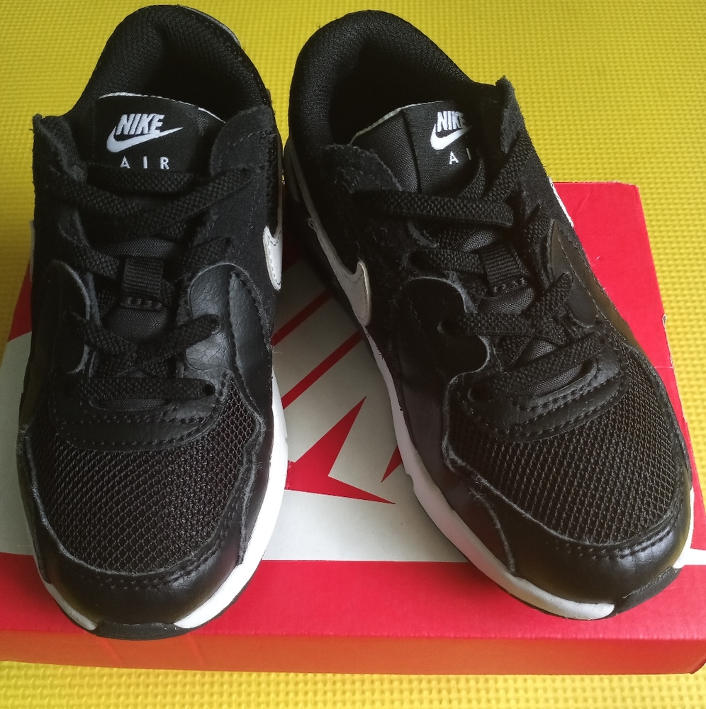 🤩SZ 11 NIKE AIR MAX EXCEE🤩
